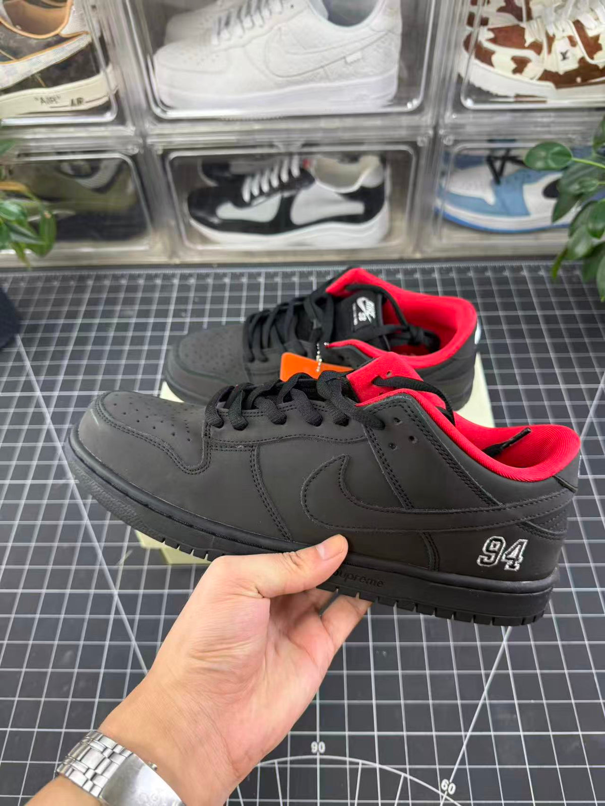 SB Dunk X Supreme Black (2025)