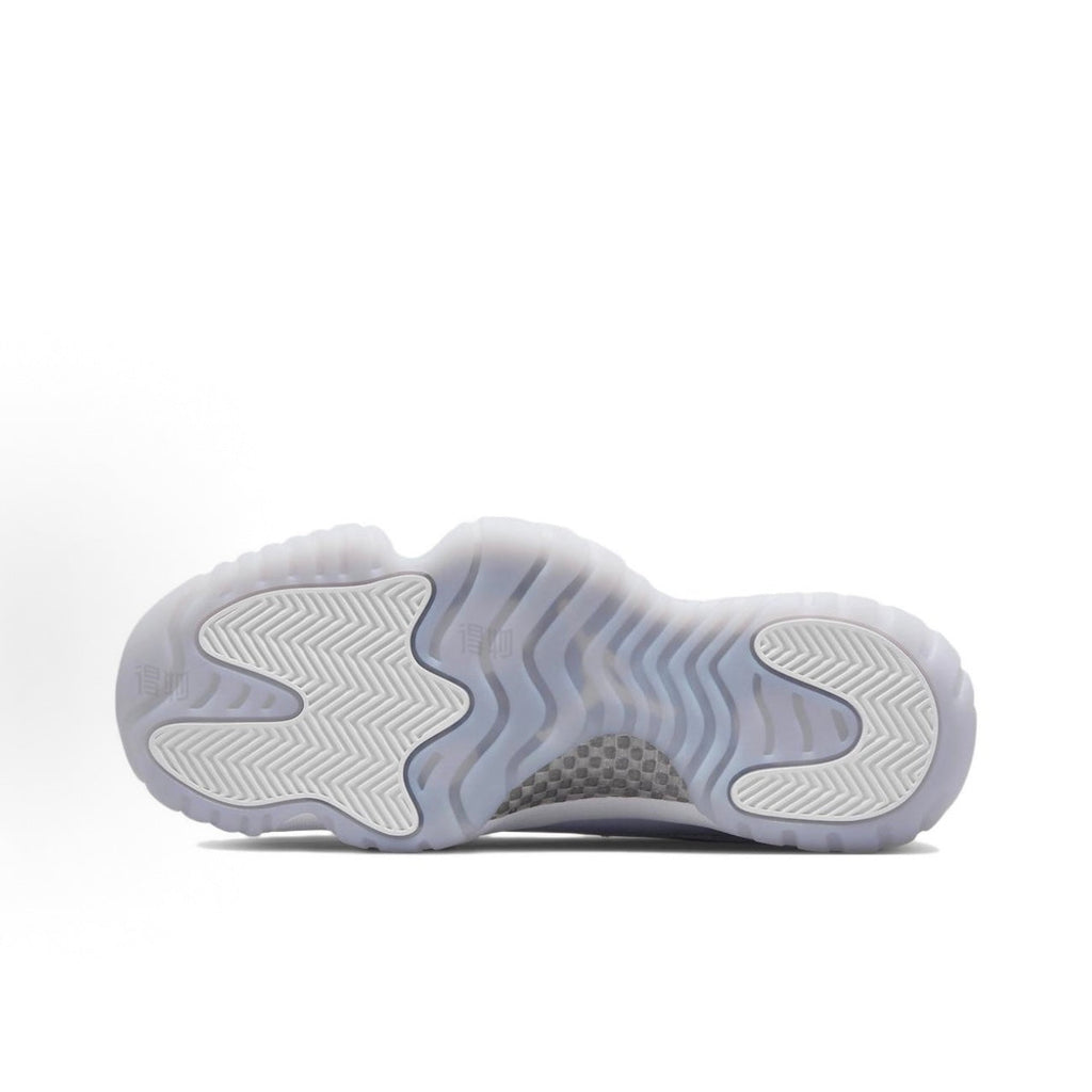 Jordan Air Jordan 11 Retro Low "Pure Violet" Women's Basketball Shoes (White/Purple)